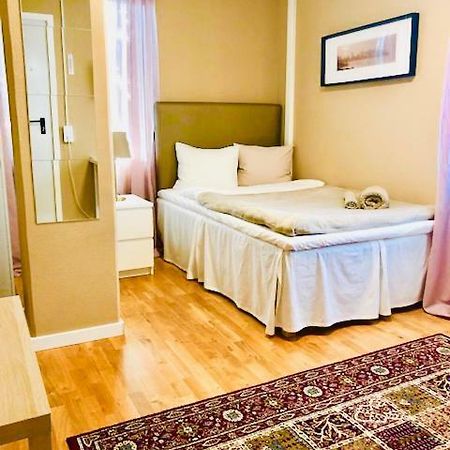 Golden Hostel Jarfalla Dış mekan fotoğraf